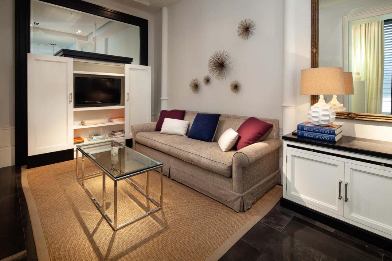 Elegante Apartamento Plaza Constitucion Malaga Exterior photo
